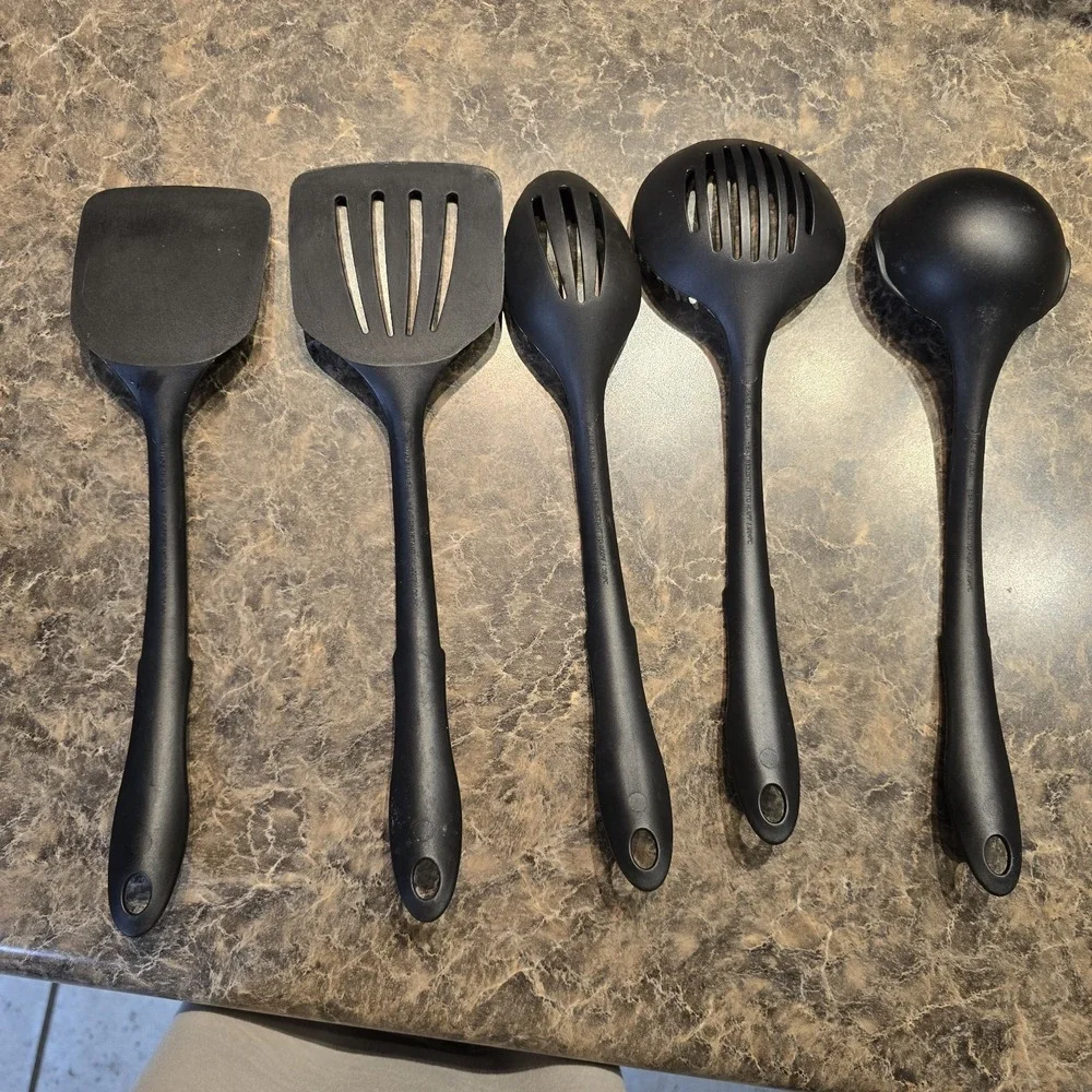 KitchenAid piece black